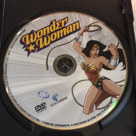 DC Universe animated DVD bundle - Picture 4 of 11